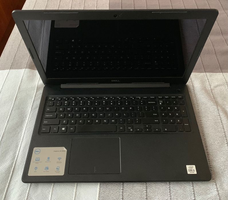 Лаптоп Dell Inspriron 15 3000