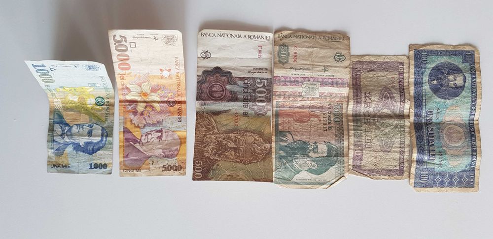 Oferta:monede si bancnote vechi.Se vand si separat.