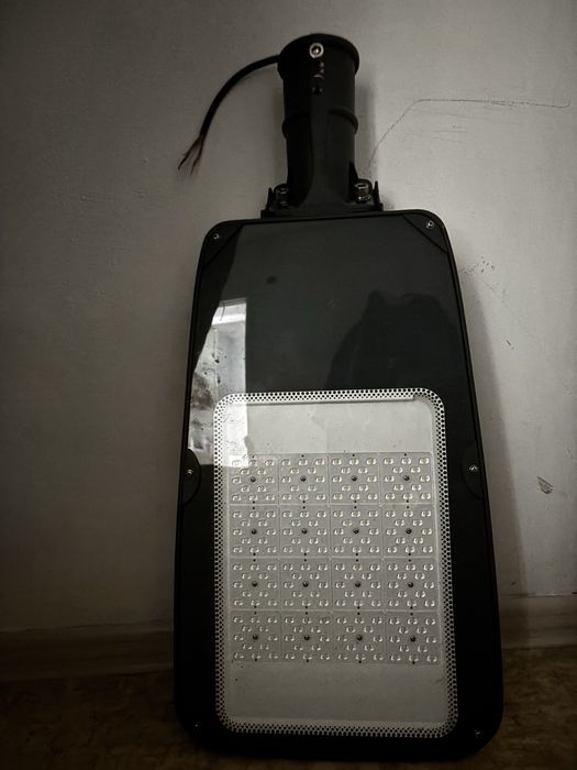 продается мощный прожектор