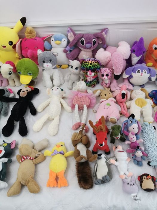 Jucarii de plus diverse personaje mari si mici