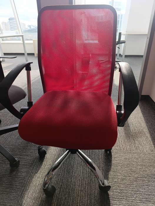 Продават се офис столове 20-35лв