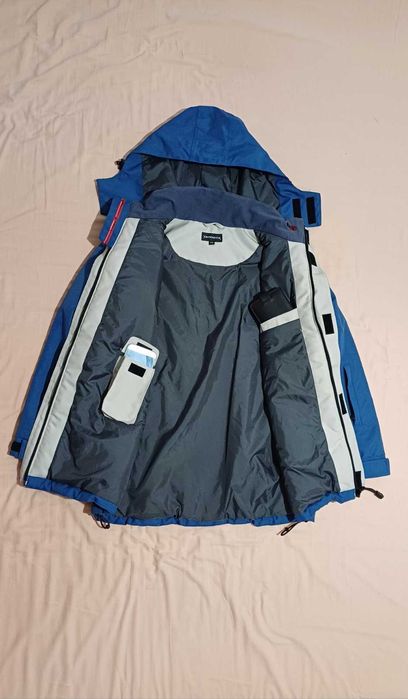 Яке RESERVED - 134 и яке Yannick - 176. Нова цена от 49 на 24 лв.