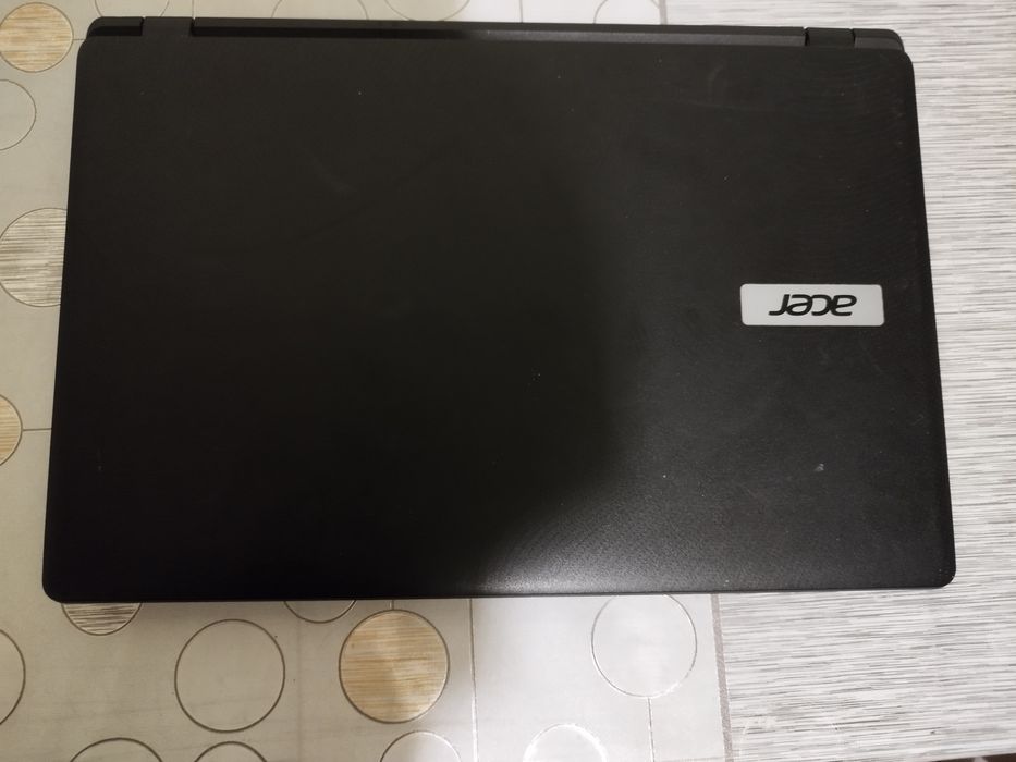 Laptop Acer Aspire ES1-512