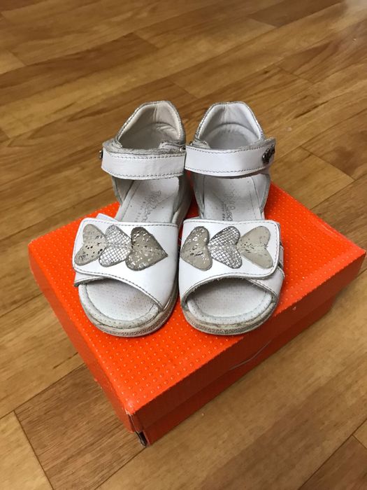 Сандалии для девочки