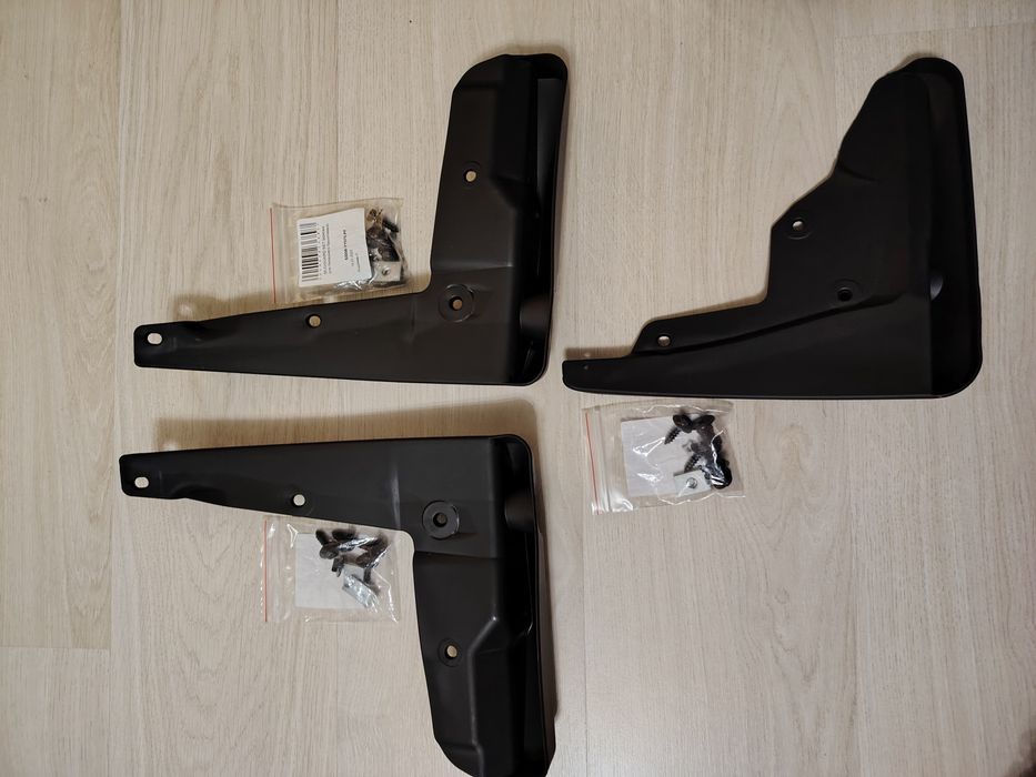 Продам Брызговики на тайота 75