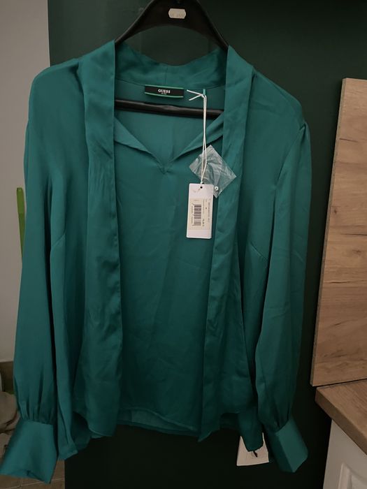 Нова, тъмно зелена риза Guess, размер M