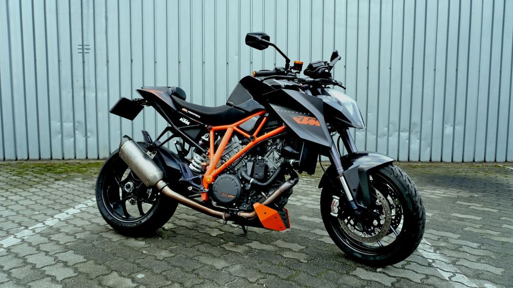 KTM Superduke 1290 R 2016 Akrapovic