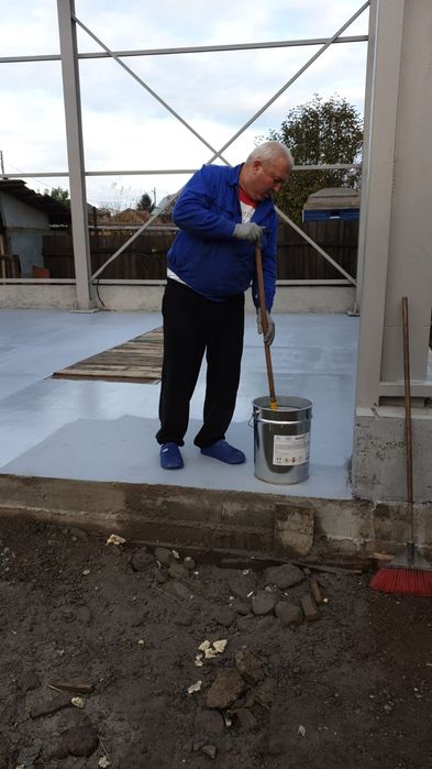 Vând vopsea de marcaj rutier alba, swarco max, și kober.