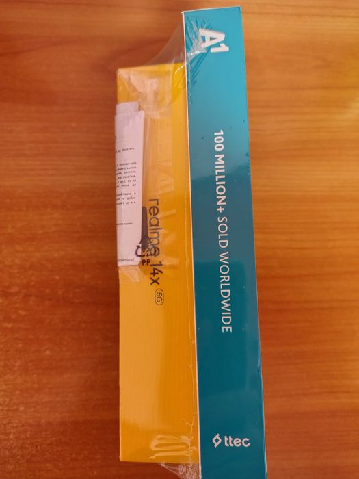 Realme 14x с подарък външна батерия