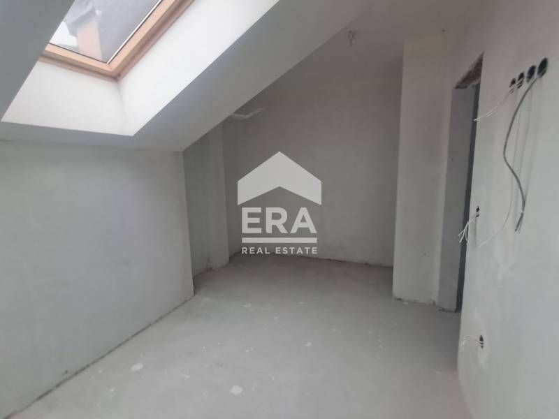 Продава се Четиристаен апартамент в Варна, Лятно кино Тракия - 148 кв.м за 1051 €/кв.м - Снимка #7