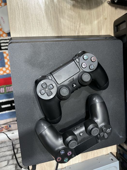 Playstation 4 slim