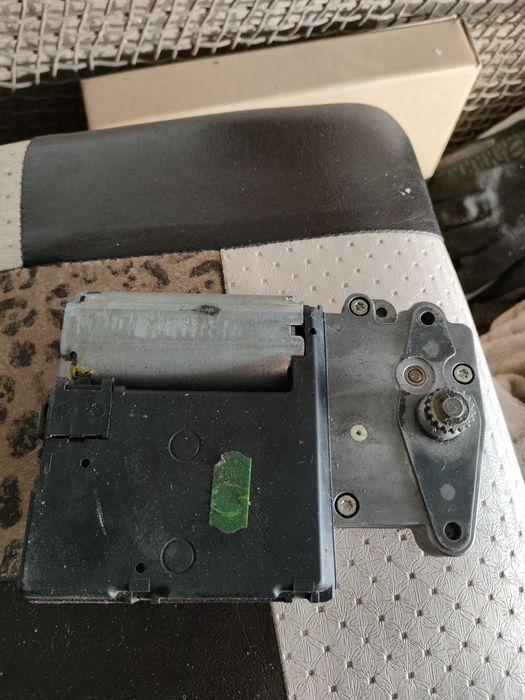 Продам моторчик для люка