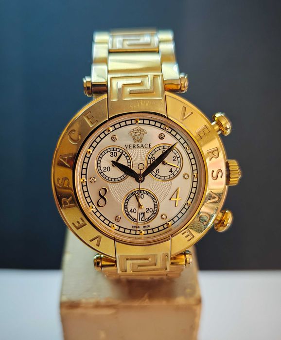 Луксозен часовник VERSACE 68С - Хронограф, позлата, сапфири, 40 мм