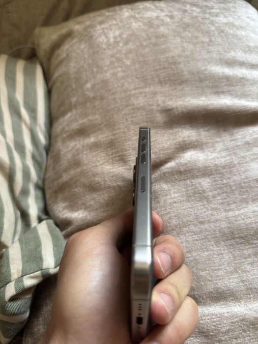 Iphone 15 pro silver