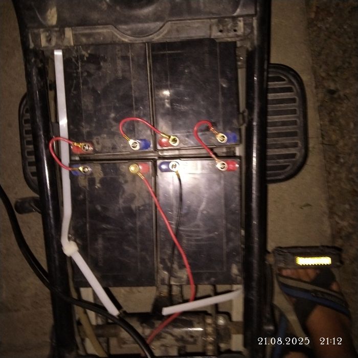 Аккумуляторы свинцовые 12 в по 4 штуки