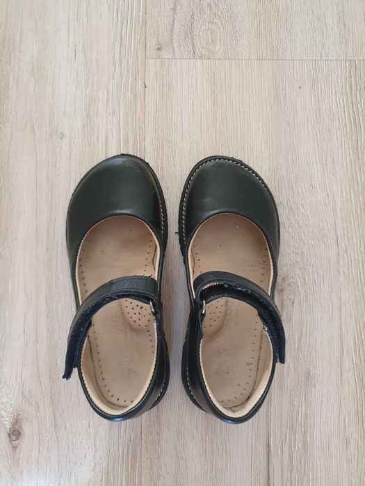 Тифлани туфли в школу,за 3000 тенге.