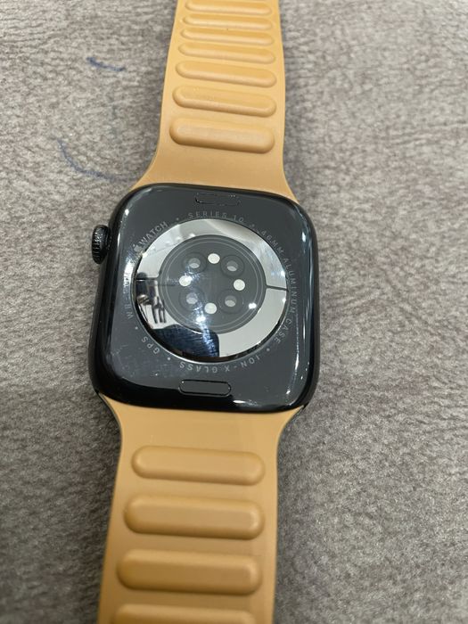 Apple watch 10/46