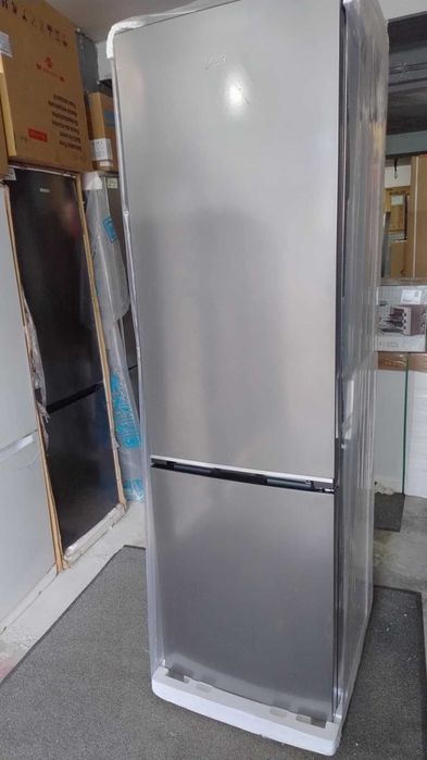 Koмбиниран Хладилник с фризер Beko-Беко 203.5 см AeroFlow™ 355 л