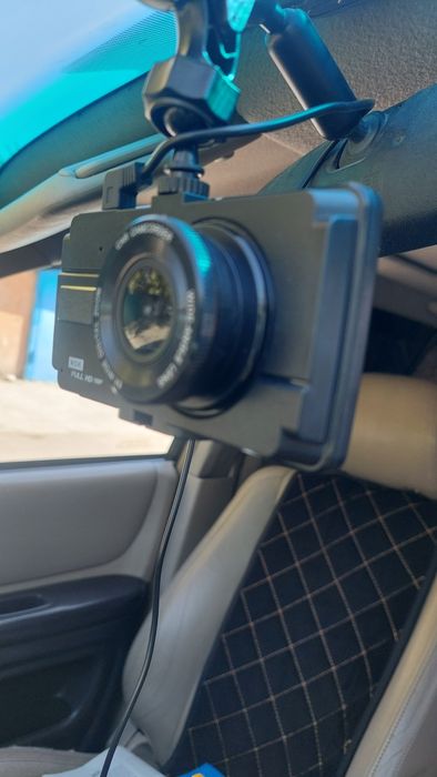 Видеорегистратор на авто