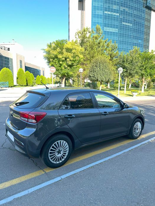 Продается Kia Rio 2018г (69 тыс пробег) Цвет Темно-Серый