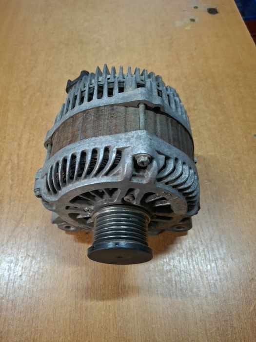 Alternator Renault Laguna 3  Megane 3  Scenic 3  2.0 DCI
