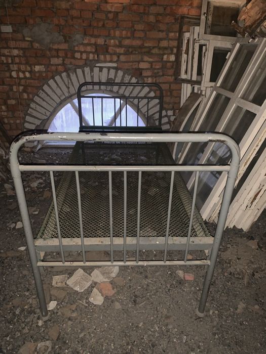 Металические кровати на сетке