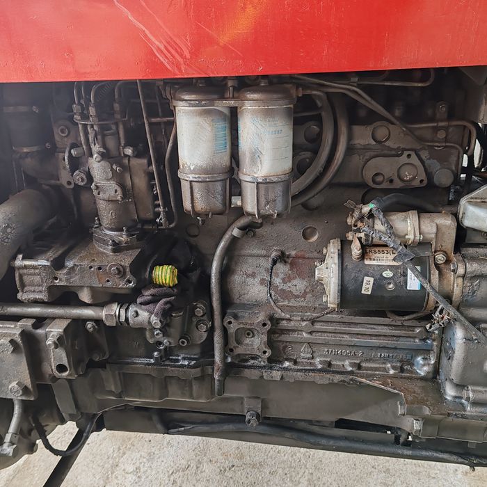 Massey Ferguson 2725