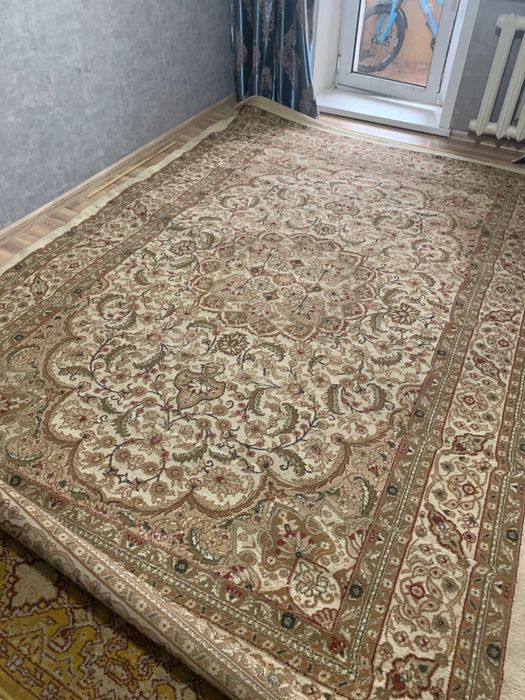 Продается ковёр 2×3