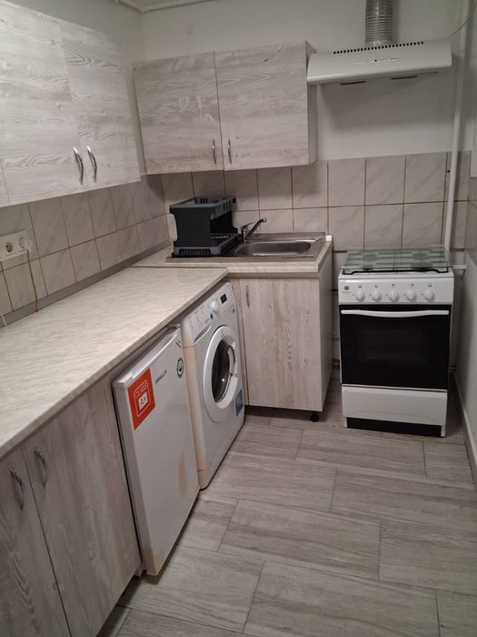 Închiriez garsoniera la casa