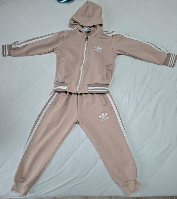 Детски маратонки, сандали и екипи