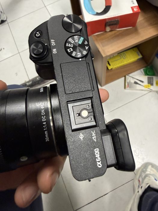 Aparat foto Sony A6400 + Sigma 30mm F1.4 DC DN