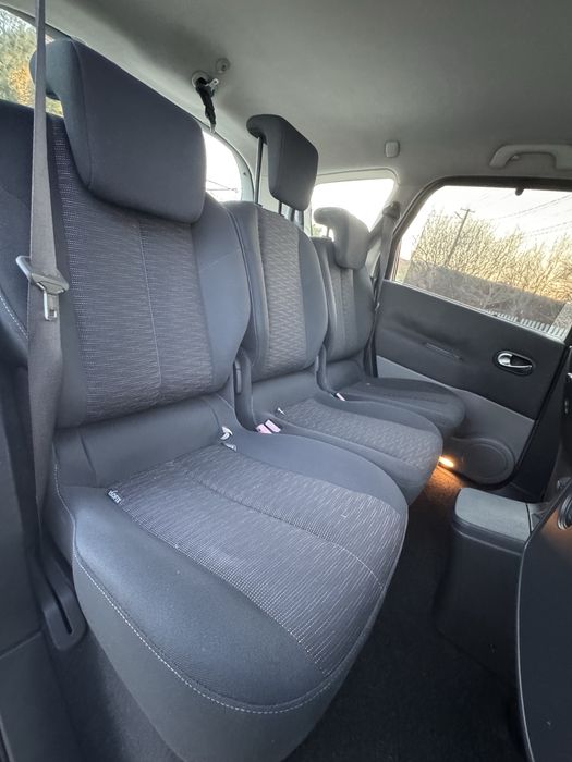 Vând Renault Grand Scenic Motor 2.0 Diesel dCi 150 CP An 2007 E4