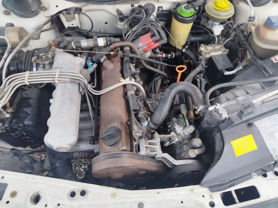 Продавам Audi 100 2.2 i 1990г