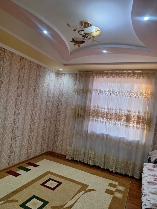 Eski votstroydan 6 sotix 8 xonali shinamgina hovli