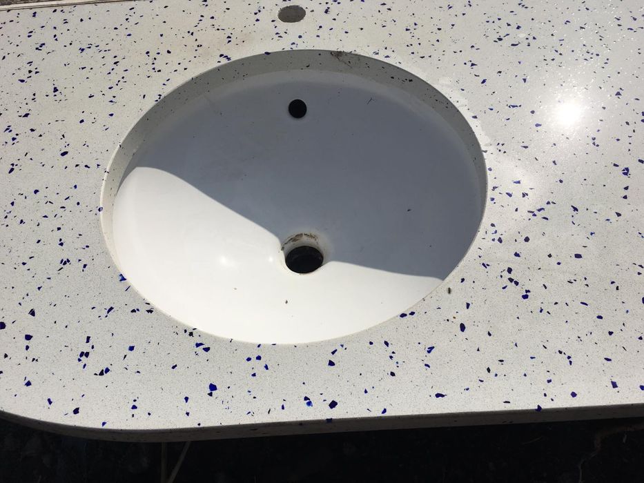 Плот от технически камък с мивка