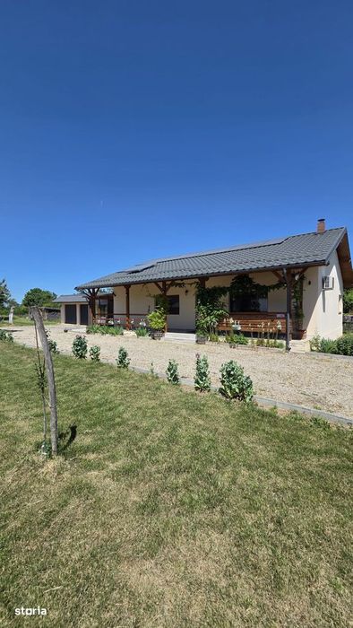 Casa moderna, independenta energetic, in mijlocul naturii – Sai, jud