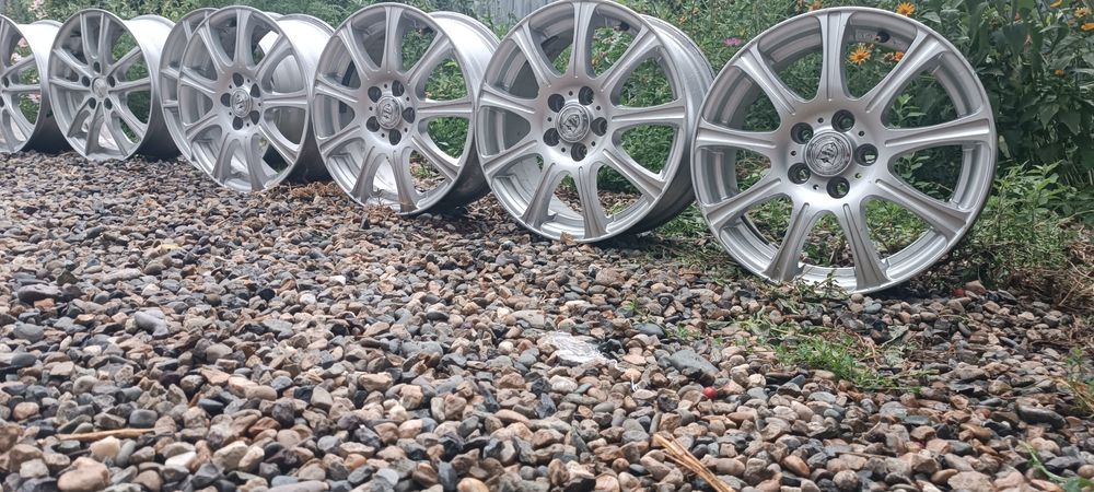 Продам комплект дисков привозные