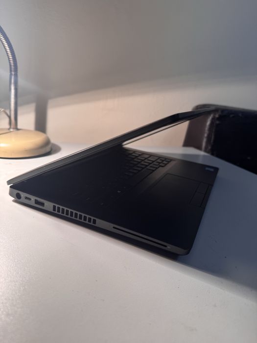 Рабочий ноутбук dell latitude 5400