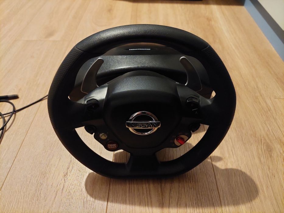 Vând volan thrustmaster ferrari 458 italia