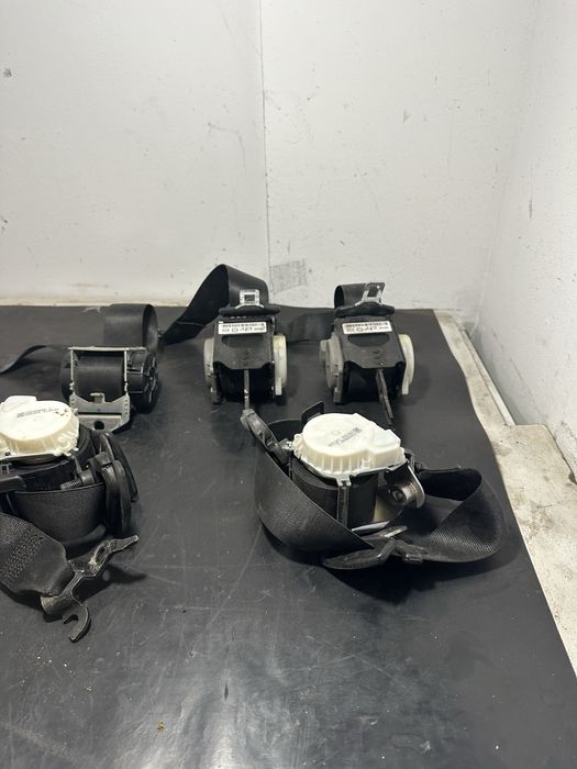 Centura siguranta dreapta fata BMW Seria 3 E90 E91 neagra