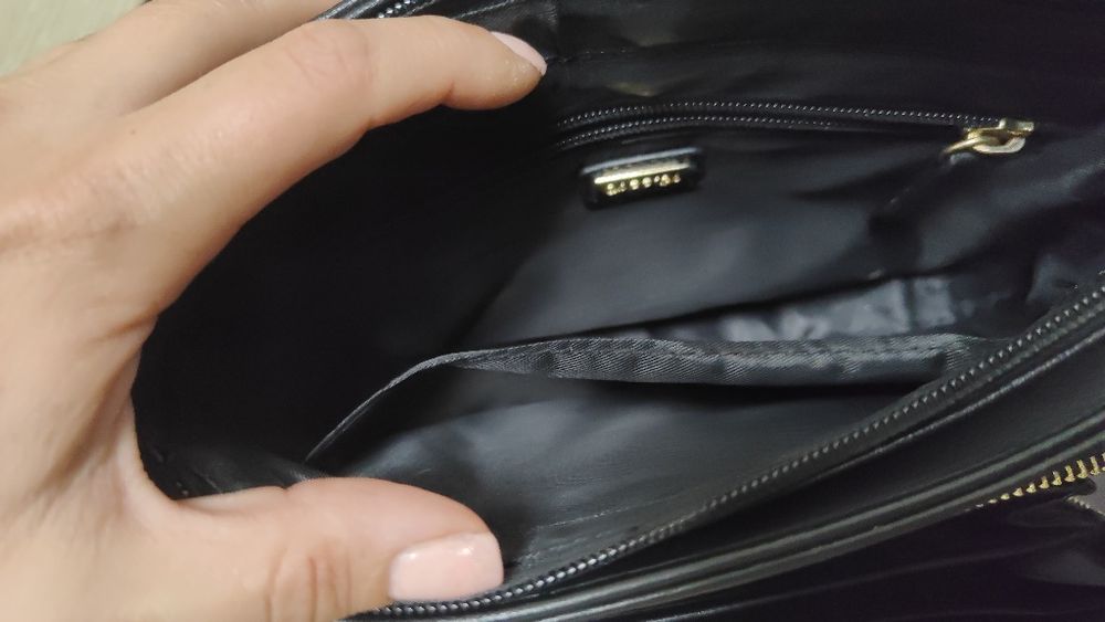 Малка чанта Carpisa