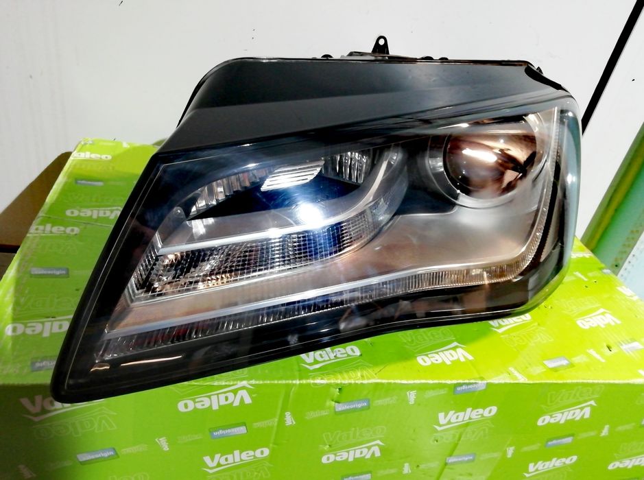 Фар Фарове за Ауди А8 4Н / Audi A8 4H Bi-Xenon + Led - Завиващ.