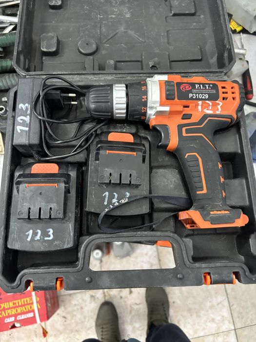 Шуруповерт аккумулятор