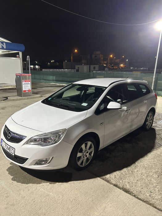 Opel Astra J Sports Tourer 1.7 CDTI, 110 CP, 2012 - DE VANZARE