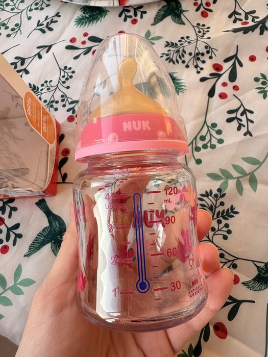 Стъклено шише с каучуков биберон Nuk - 120мл розово