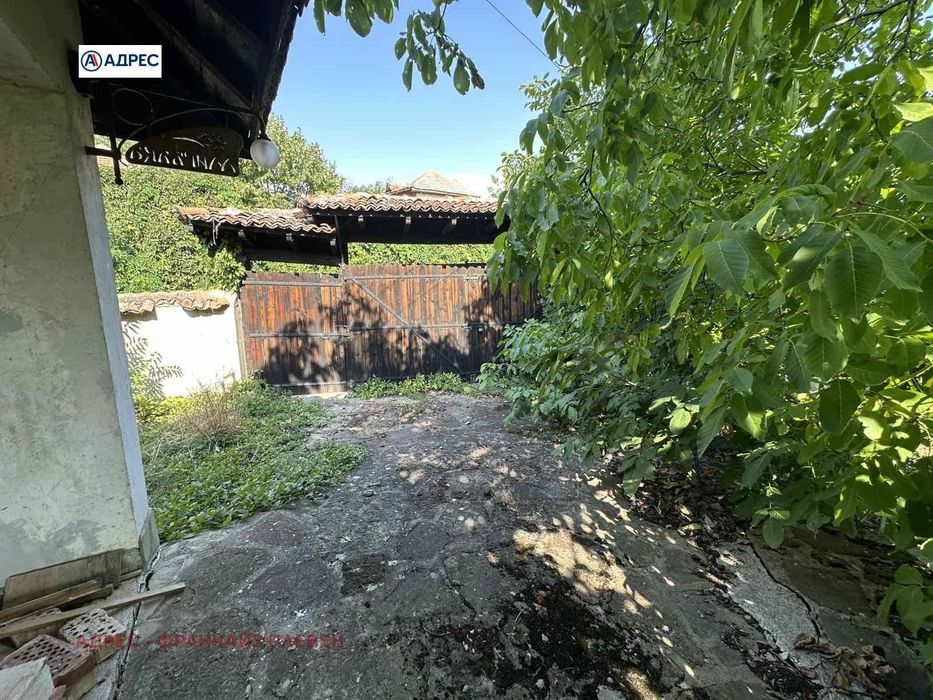 Къща в Плевен, област-с.Петърница площ 146 цена 55000