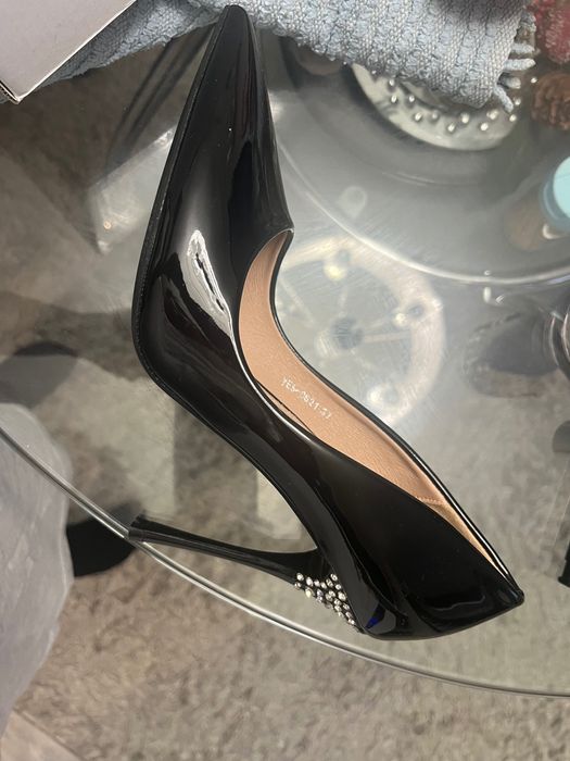 Нови дамски обувки-37 номер