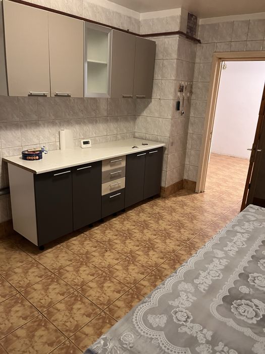 Inchiriez apartament 3 camere craiovita langa promenada