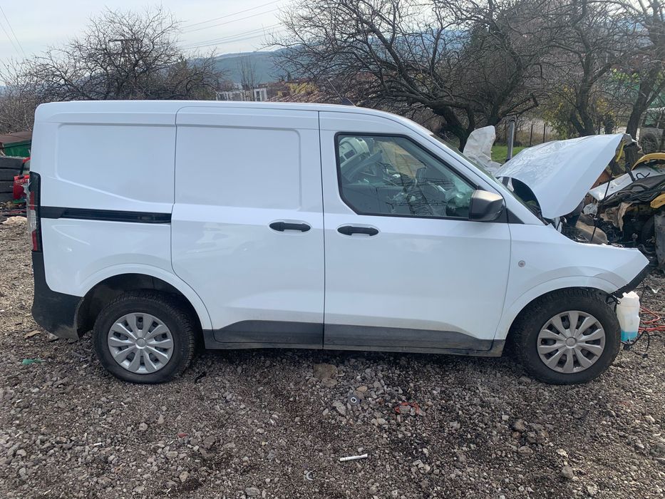 Ford Transit Courier 2024г 1.0ecoboost