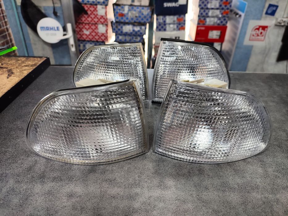 Поворотники BMW E38 до рест белые